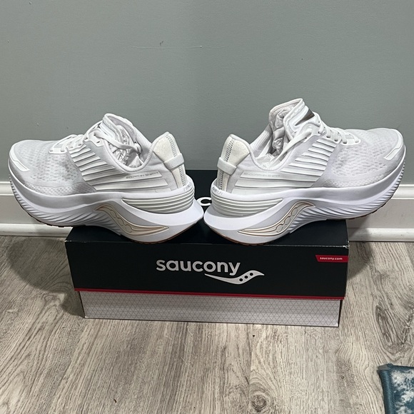 Saucony Endorphin Shift 3 White Athletic Sneakers 9W - Picture 3 of 7
